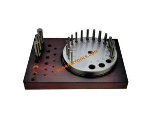 Disc Cutter Set of 18 with Wooden Base