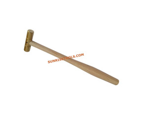 Hammer brass with wooden handle
